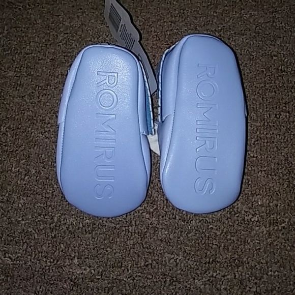 Last 1! Adorable Moccasin Shoes - Picture 3 of 4